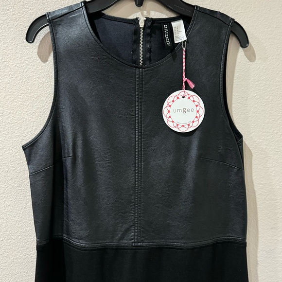 🎉Little Black Sleeveless Dress Faux Leather Top & Exposed Back Zip Sz 10 BNWT - Picture 3 of 9